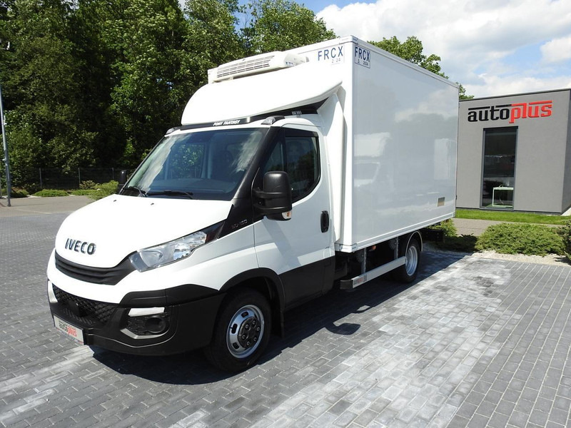 شاحنة الفريزر Iveco DAILY 50C15 CHŁODNIA KONTENER -5*C ZASILANIE 230V KLIMATYZACJA B: صورة 6 شاحنة الفريزر Iveco DAILY 50C15 CHŁODNIA KONTENER -5*C ZASILANIE 230V KLIMATYZACJA B: صورة 6