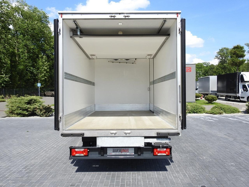 شاحنة الفريزر Iveco DAILY 50C15 CHŁODNIA KONTENER -5*C ZASILANIE 230V KLIMATYZACJA B: صورة 11 شاحنة الفريزر Iveco DAILY 50C15 CHŁODNIA KONTENER -5*C ZASILANIE 230V KLIMATYZACJA B: صورة 11