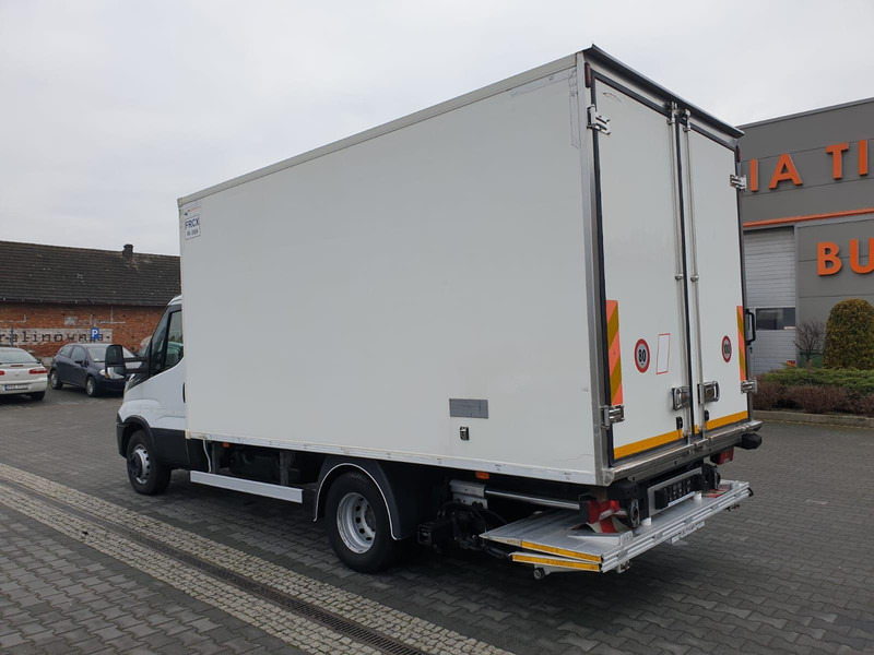 Iveco DAILY 60C15 60-150 TWO-CHAMBER REFRIGERATOR CONTAINER ISOTHERM F - شاحنة الفريزر: صورة 4 Iveco DAILY 60C15 60-150 TWO-CHAMBER REFRIGERATOR CONTAINER ISOTHERM F - شاحنة الفريزر: صورة 4