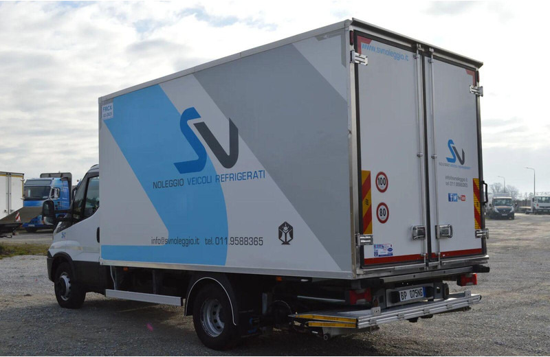 Iveco DAILY 60C15 REFRIGERATOR + SIDE AND REAR DOORS, LIFT FOLDED UNDE - شاحنة الفريزر: صورة 3 Iveco DAILY 60C15 REFRIGERATOR + SIDE AND REAR DOORS, LIFT FOLDED UNDE - شاحنة الفريزر: صورة 3