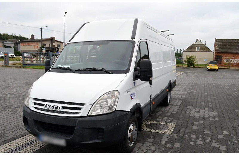 Iveco Daily 35C15 Blaszak L4H2 Brygadówka 6-seater Doka Dubel Cabin - حافلة صغيرة, ميكروباص: صورة 2 Iveco Daily 35C15 Blaszak L4H2 Brygadówka 6-seater Doka Dubel Cabin - حافلة صغيرة, ميكروباص: صورة 2