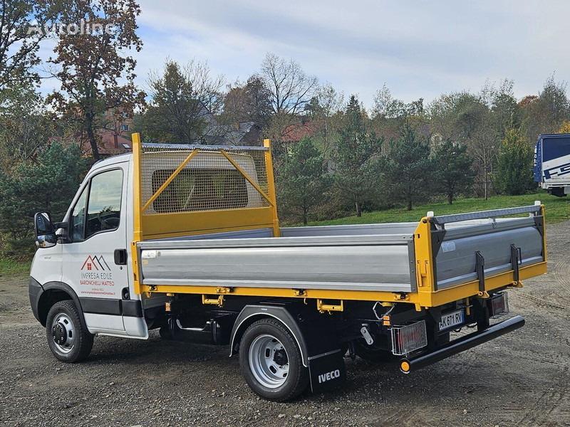 Iveco Daily 35c-15 3 way tipper - قلاب صغير: صورة 2 Iveco Daily 35c-15 3 way tipper - قلاب صغير: صورة 2