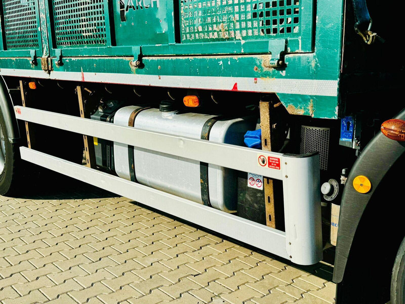 شاحنات مسطحة, شاحنة كرين Iveco Eurocargo 180E25: صورة 12