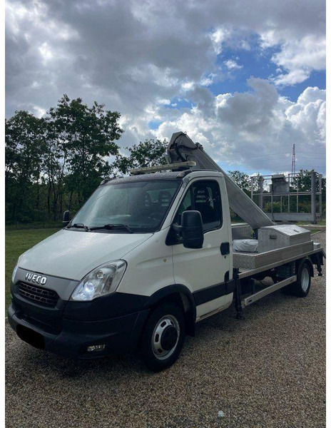 Iveco Lifting basket 16 m - شاحنة التوصيل: صورة 1 Iveco Lifting basket 16 m - شاحنة التوصيل: صورة 1