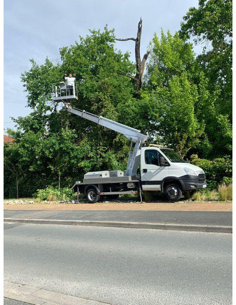 Iveco Lifting basket 16 m - شاحنة التوصيل: صورة 3 Iveco Lifting basket 16 m - شاحنة التوصيل: صورة 3