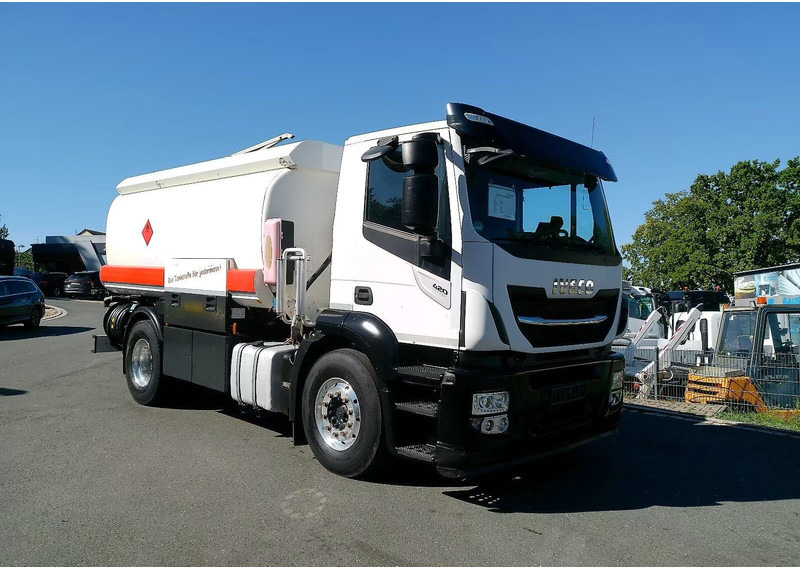 Iveco Magirus 420 - Tanker truck - شاحنة صهريج: صورة 2 Iveco Magirus 420 - Tanker truck - شاحنة صهريج: صورة 2