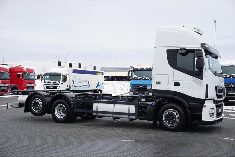 Iveco STRALIS / 460 / ACC / E 6 / RETARDER / BDF / 7,15 M , 7,45 M - شاحنة هيكل كابينة: صورة 4 Iveco STRALIS / 460 / ACC / E 6 / RETARDER / BDF / 7,15 M , 7,45 M - شاحنة هيكل كابينة: صورة 4
