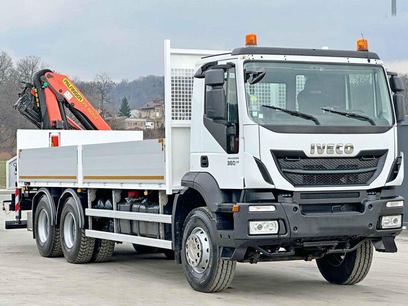 Iveco TRAKKER 360 * PRITSCHE 6,80* PK 16002 B+FUNK*6x4 - شاحنات مسطحة, شاحنة كرين: صورة 3 Iveco TRAKKER 360 * PRITSCHE 6,80* PK 16002 B+FUNK*6x4 - شاحنات مسطحة, شاحنة كرين: صورة 3