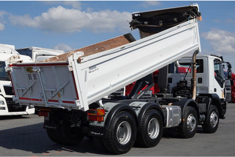 Iveco TRAKKER / 8x4 / WYWROTKA / HYDROBURTA / BORDMATIC / EURO 6 / ME - شاحنة قلاب: صورة 4 Iveco TRAKKER / 8x4 / WYWROTKA / HYDROBURTA / BORDMATIC / EURO 6 / ME - شاحنة قلاب: صورة 4