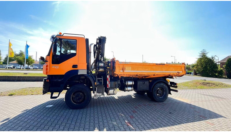 Iveco Trakker 360 EEV - 3 way tipper + crane - شاحنة قلاب, شاحنة كرين: صورة 4 Iveco Trakker 360 EEV - 3 way tipper + crane - شاحنة قلاب, شاحنة كرين: صورة 4