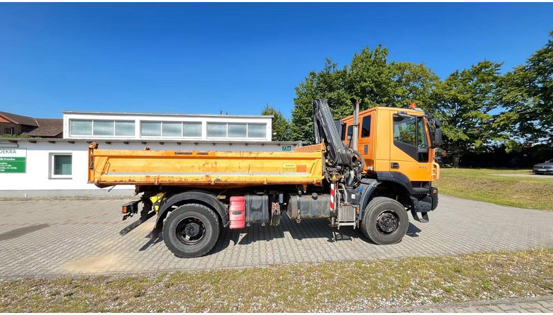 Iveco Trakker 360 EEV - 3 way tipper + crane - شاحنة قلاب, شاحنة كرين: صورة 3 Iveco Trakker 360 EEV - 3 way tipper + crane - شاحنة قلاب, شاحنة كرين: صورة 3