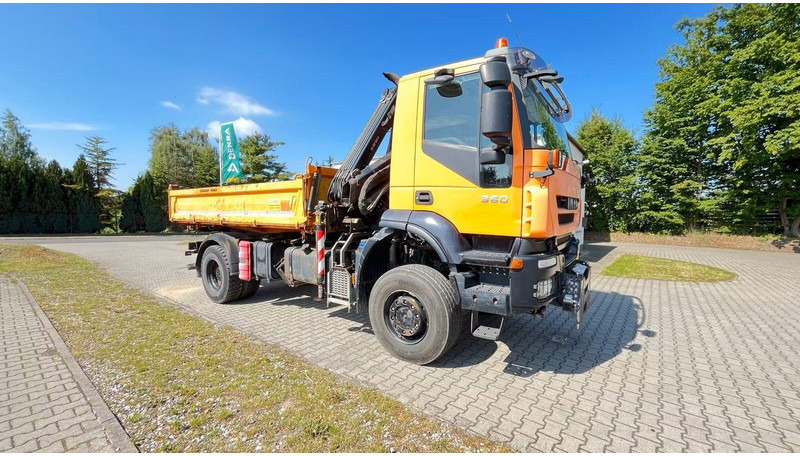 Iveco Trakker 360 EEV - 3 way tipper + crane - شاحنة قلاب, شاحنة كرين: صورة 1 Iveco Trakker 360 EEV - 3 way tipper + crane - شاحنة قلاب, شاحنة كرين: صورة 1