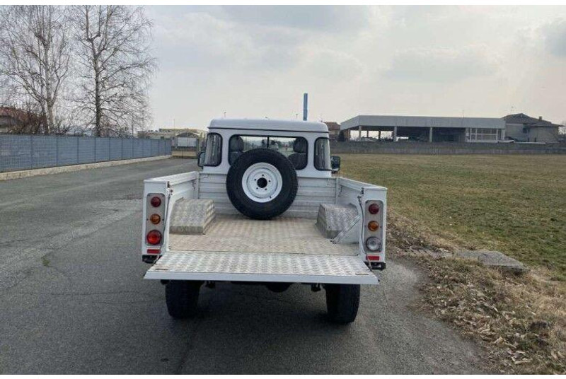 Land Rover Defender 110 - 2.2 Td4 4x4 Platós - شاحنة مفتوحة: صورة 4 Land Rover Defender 110 - 2.2 Td4 4x4 Platós - شاحنة مفتوحة: صورة 4