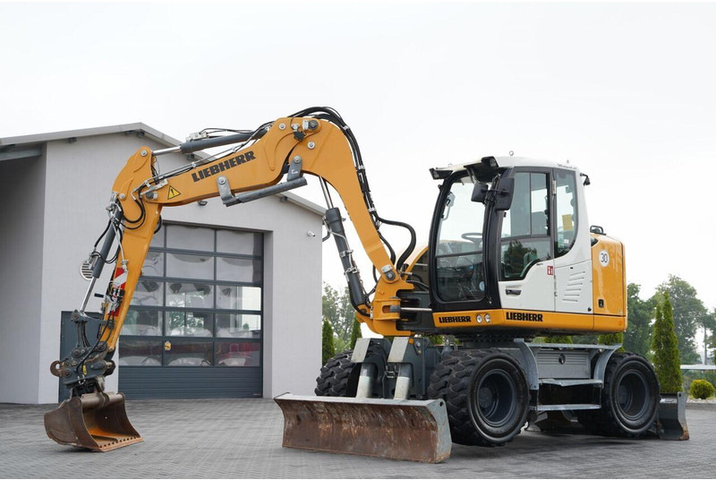 Liebherr 910 COMPACT LITRONIC / KOPARKA KOŁOWA / KLIMATYZACJA / KAMERA - حفارة دولاب: صورة 1 Liebherr 910 COMPACT LITRONIC / KOPARKA KOŁOWA / KLIMATYZACJA / KAMERA - حفارة دولاب: صورة 1