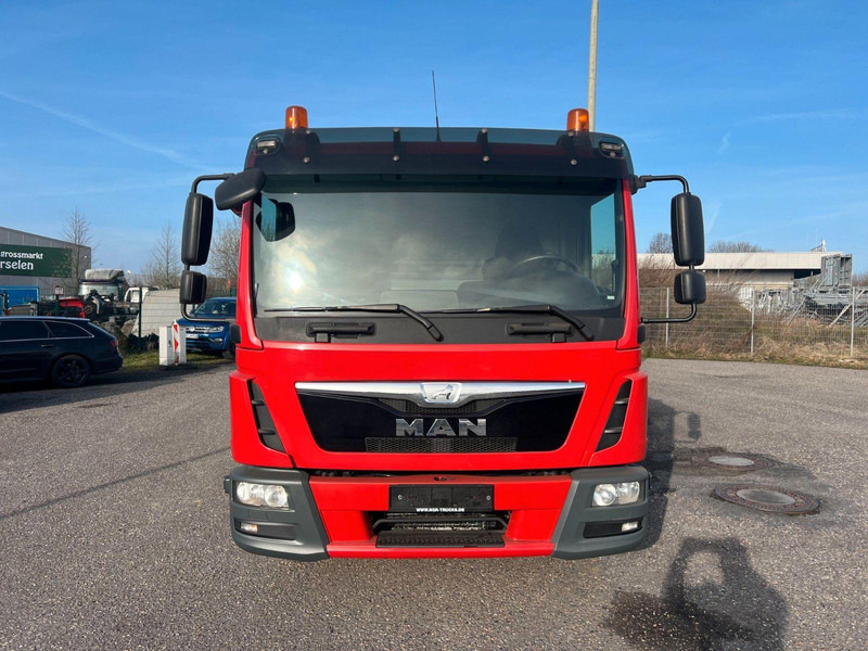 MAN TGL 10.180 Suction & pressure & rinsing truck - شاحنة الشفط: صورة 2 MAN TGL 10.180 Suction & pressure & rinsing truck - شاحنة الشفط: صورة 2