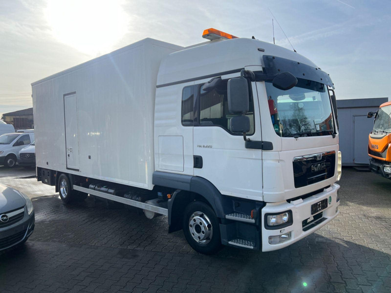 MAN TGL 8.220 Abschlepper*Geschlossen*Aufgelastet* - شاحنة نقل سيارات شاحنة: صورة 2 MAN TGL 8.220 Abschlepper*Geschlossen*Aufgelastet* - شاحنة نقل سيارات شاحنة: صورة 2