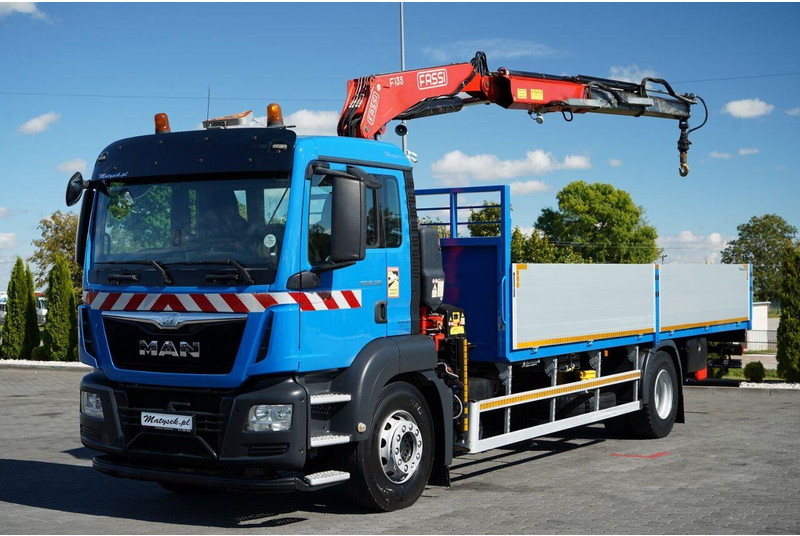 MAN TGS 18.320 / 4x2 / BURTOWY - 6,8 M + HDS FASSI F135 / wysów : 8 - شاحنات مسطحة, شاحنة كرين: صورة 1 MAN TGS 18.320 / 4x2 / BURTOWY - 6,8 M + HDS FASSI F135 / wysów : 8 - شاحنات مسطحة, شاحنة كرين: صورة 1
