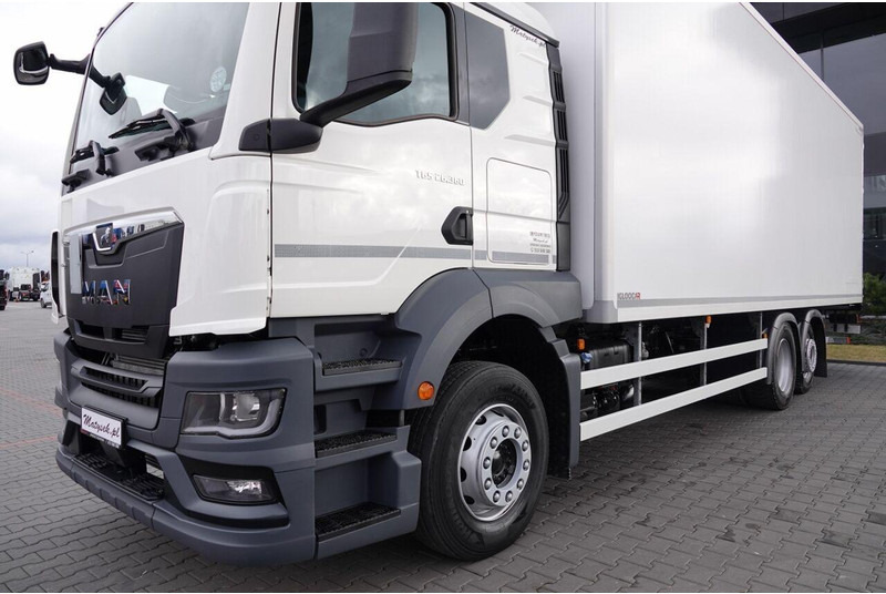 MAN TGS 26.360 / 6x2 / CHŁODNIA -8,2 M / AGREGAT CARRIER SUPRA 850 / - شاحنة الفريزر: صورة 3 MAN TGS 26.360 / 6x2 / CHŁODNIA -8,2 M / AGREGAT CARRIER SUPRA 850 / - شاحنة الفريزر: صورة 3