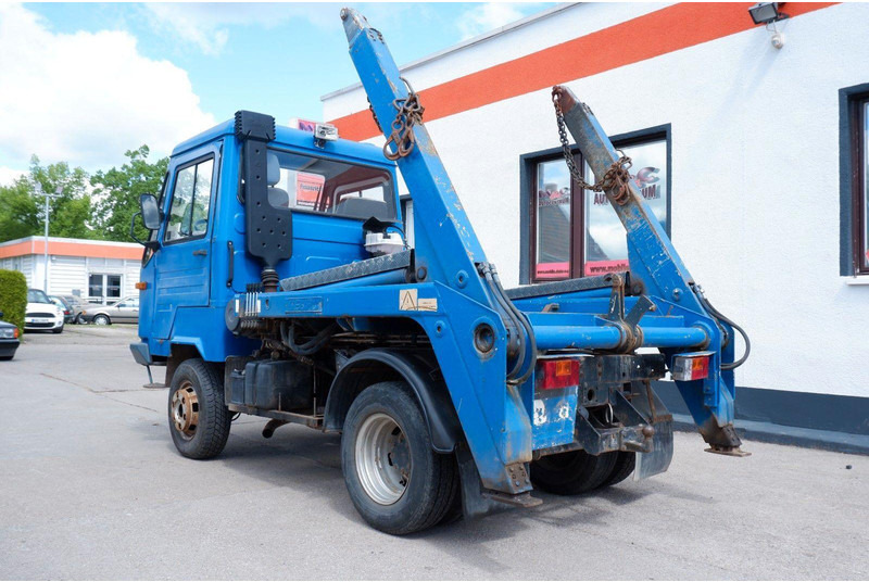 MULTICAR Champion 4x4 - Skip loader - شاحنة نقل المخلفات: صورة 3 MULTICAR Champion 4x4 - Skip loader - شاحنة نقل المخلفات: صورة 3
