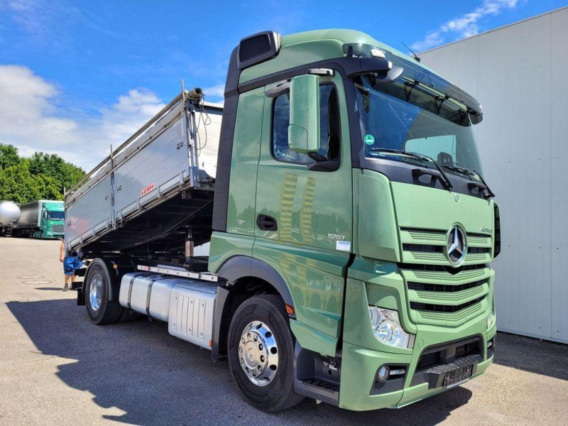 Mercedes-Benz 1851 L 3 way grain tipper Kempf - شاحنة قلاب: صورة 4 Mercedes-Benz 1851 L 3 way grain tipper Kempf - شاحنة قلاب: صورة 4