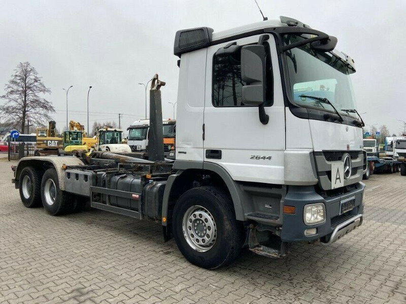 Mercedes-Benz ACTROS 2644 - شاحنة ذات خطاف: صورة 1 Mercedes-Benz ACTROS 2644 - شاحنة ذات خطاف: صورة 1