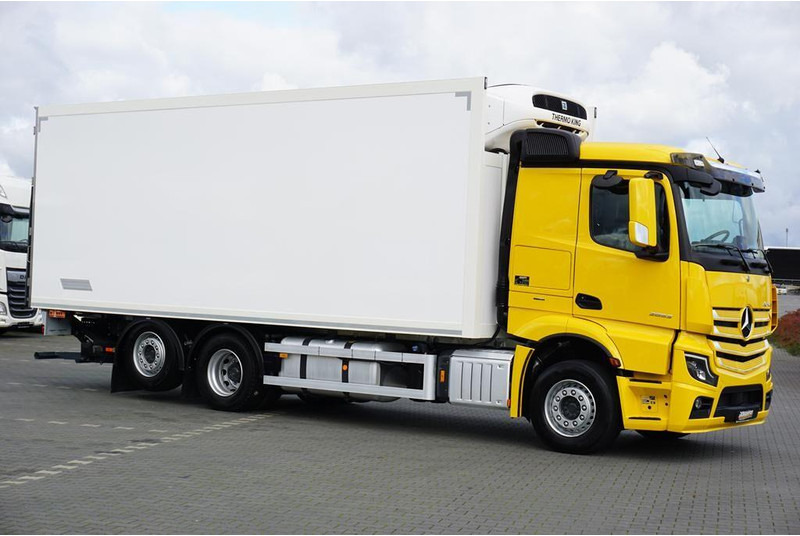 Mercedes-Benz ACTROS / 2853 / ACC / E 6 / MP 5 / CHŁODNIA + WINDA / 18 PALET / - شاحنة الفريزر: صورة 4 Mercedes-Benz ACTROS / 2853 / ACC / E 6 / MP 5 / CHŁODNIA + WINDA / 18 PALET / - شاحنة الفريزر: صورة 4