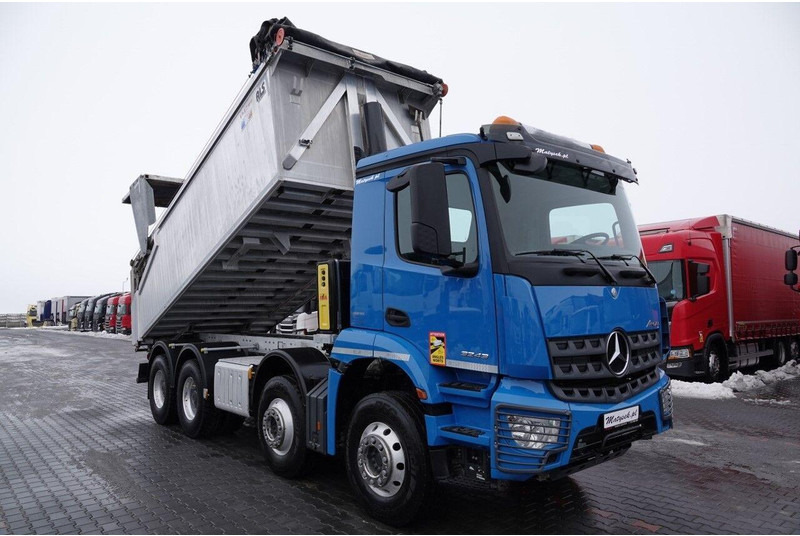 شاحنة قلاب Mercedes-Benz AROCS 3243 / 8x4 / WYWROTKA 20m3 / TYLNOZSYP / EURO 6 / OPONY 10: صورة 6