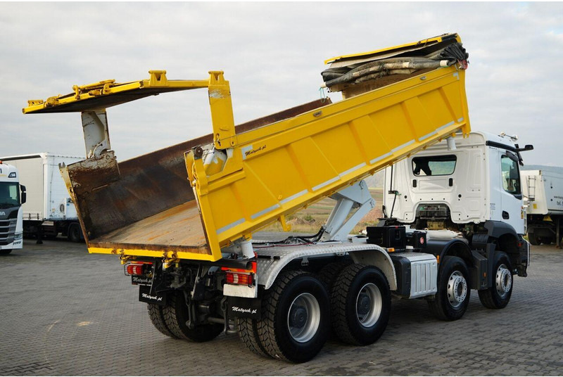 Mercedes-Benz AROCS 3243 / 8x4 / WYWROTKA DWUSTRONNA 6.2 M / HYDROBURTA / HYD - شاحنة قلاب: صورة 4 Mercedes-Benz AROCS 3243 / 8x4 / WYWROTKA DWUSTRONNA 6.2 M / HYDROBURTA / HYD - شاحنة قلاب: صورة 4