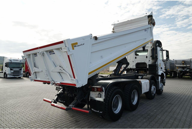 Mercedes-Benz AROCS 3243 / 8x4 / WYWROTKA DWUSTRONNA / HYDROBURTA / BORDMATIC - شاحنة قلاب: صورة 4 Mercedes-Benz AROCS 3243 / 8x4 / WYWROTKA DWUSTRONNA / HYDROBURTA / BORDMATIC - شاحنة قلاب: صورة 4