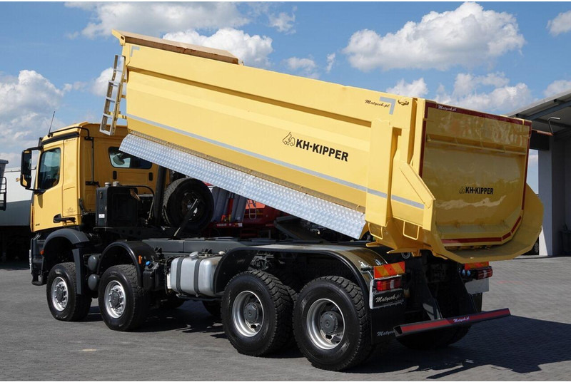 Mercedes-Benz AROCS 4145 / 8x8 / WYWROTKA TYLNOZSYPOWA / KH KIPPER / EURO 6 - شاحنة قلاب: صورة 4 Mercedes-Benz AROCS 4145 / 8x8 / WYWROTKA TYLNOZSYPOWA / KH KIPPER / EURO 6 - شاحنة قلاب: صورة 4