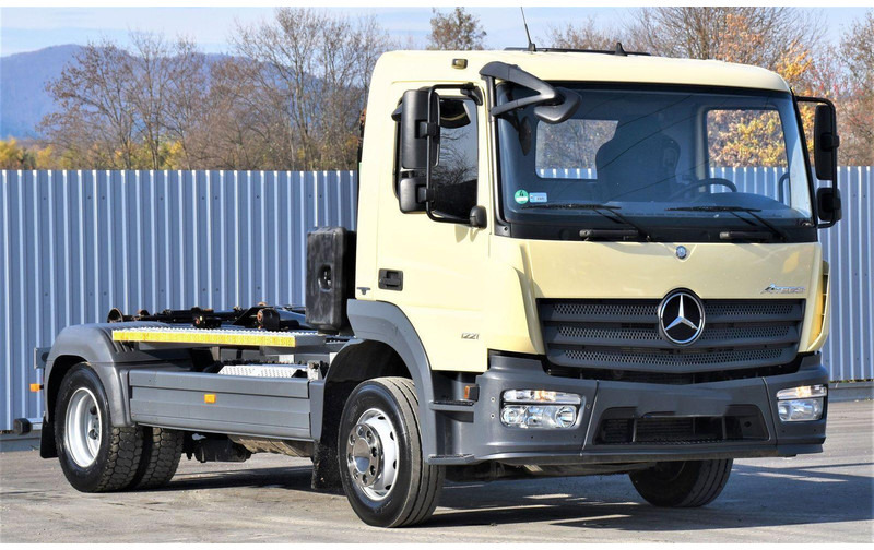 Mercedes-Benz ATEGO 1221 * ABROLLKIPPER * TOPZUSTAND - شاحنة ذات خطاف: صورة 3 Mercedes-Benz ATEGO 1221 * ABROLLKIPPER * TOPZUSTAND - شاحنة ذات خطاف: صورة 3