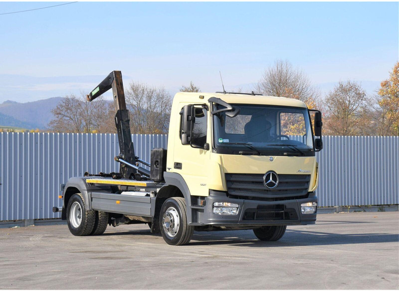 Mercedes-Benz ATEGO 1221 * ABROLLKIPPER * TOPZUSTAND - شاحنة ذات خطاف: صورة 1 Mercedes-Benz ATEGO 1221 * ABROLLKIPPER * TOPZUSTAND - شاحنة ذات خطاف: صورة 1