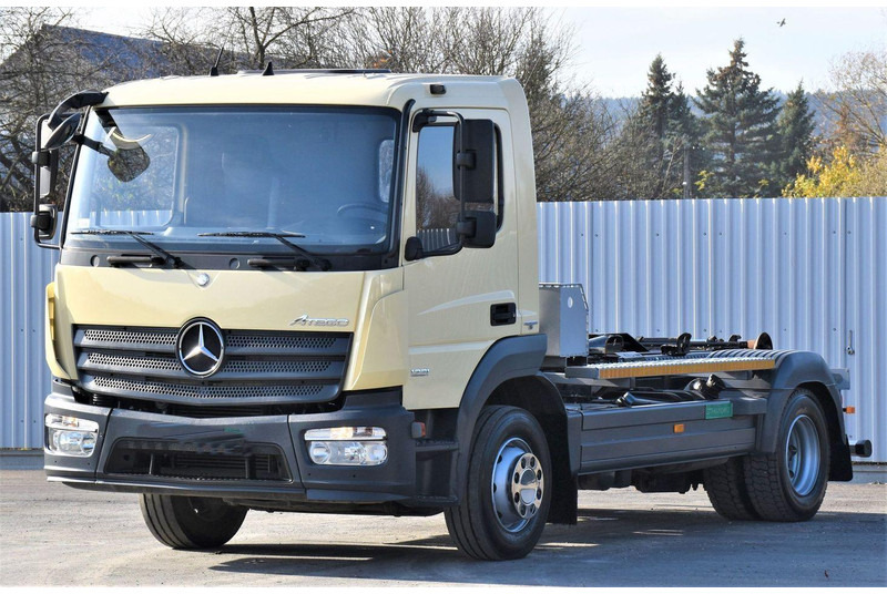 Mercedes-Benz ATEGO 1221 * ABROLLKIPPER * TOPZUSTAND - شاحنة ذات خطاف: صورة 4 Mercedes-Benz ATEGO 1221 * ABROLLKIPPER * TOPZUSTAND - شاحنة ذات خطاف: صورة 4