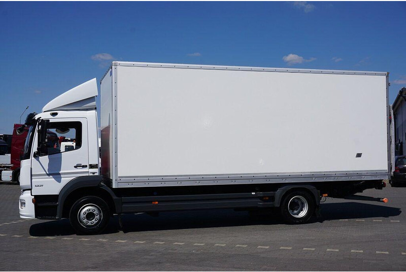 Mercedes-Benz ATEGO / 1221 / ACC / EURO 6 / KONTENER + WINDA / 17 PALET - شاحنة مقفلة: صورة 3 Mercedes-Benz ATEGO / 1221 / ACC / EURO 6 / KONTENER + WINDA / 17 PALET - شاحنة مقفلة: صورة 3