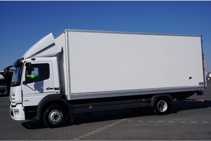 Mercedes-Benz ATEGO / 1221 / ACC / EURO 6 / KONTENER + WINDA / 17 PALET - شاحنة مقفلة: صورة 3 Mercedes-Benz ATEGO / 1221 / ACC / EURO 6 / KONTENER + WINDA / 17 PALET - شاحنة مقفلة: صورة 3
