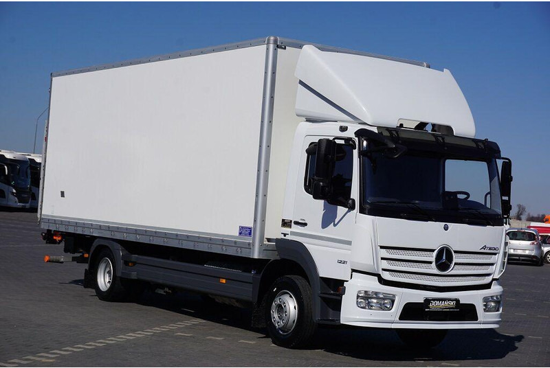 Mercedes-Benz ATEGO / 1221 / ACC / EURO 6 / KONTENER + WINDA / 17 PALET - شاحنة مقفلة: صورة 1 Mercedes-Benz ATEGO / 1221 / ACC / EURO 6 / KONTENER + WINDA / 17 PALET - شاحنة مقفلة: صورة 1