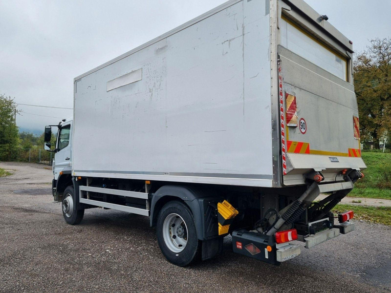 Mercedes-Benz ATEGO 1323 4x4 Refrigerated CARRIER XARIOS 600MT + Tail Lift - شاحنة الفريزر: صورة 3 Mercedes-Benz ATEGO 1323 4x4 Refrigerated CARRIER XARIOS 600MT + Tail Lift - شاحنة الفريزر: صورة 3
