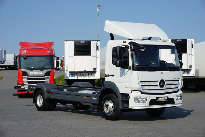 Mercedes-Benz ATEGO / 1523 / ACC / EURO 6 / PODWOZIE DO ZABUDOWY / DŁ. 6,75 M - شاحنة هيكل كابينة: صورة 1 Mercedes-Benz ATEGO / 1523 / ACC / EURO 6 / PODWOZIE DO ZABUDOWY / DŁ. 6,75 M - شاحنة هيكل كابينة: صورة 1