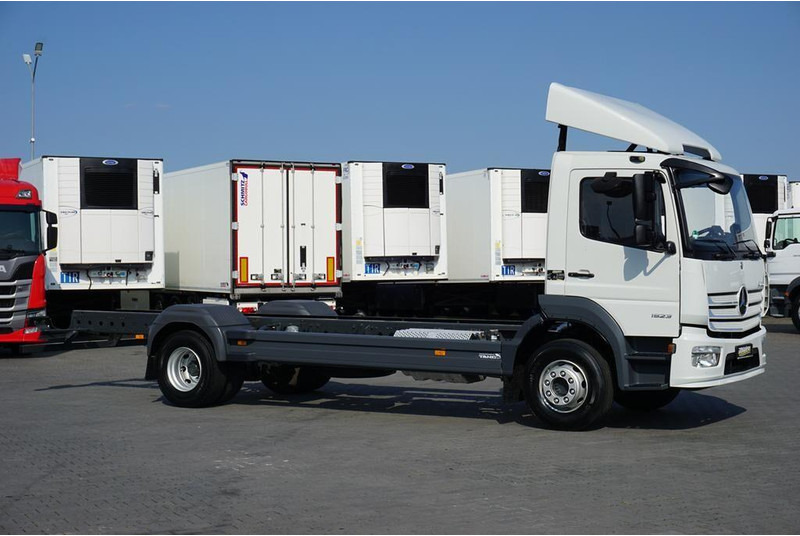 Mercedes-Benz ATEGO / 1523 / ACC / EURO 6 / PODWOZIE DO ZABUDOWY / DŁ. 6,75 M - شاحنة هيكل كابينة: صورة 4 Mercedes-Benz ATEGO / 1523 / ACC / EURO 6 / PODWOZIE DO ZABUDOWY / DŁ. 6,75 M - شاحنة هيكل كابينة: صورة 4