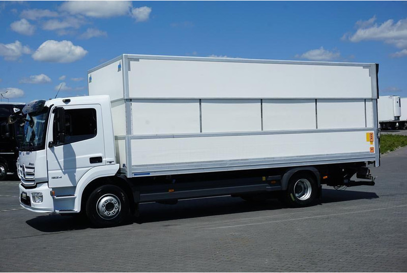 Mercedes-Benz ATEGO / 1524 / ACC / EURO 6 / IZOTERMA + WINDA / 16 PALET - شاحنة الفريزر: صورة 3 Mercedes-Benz ATEGO / 1524 / ACC / EURO 6 / IZOTERMA + WINDA / 16 PALET - شاحنة الفريزر: صورة 3