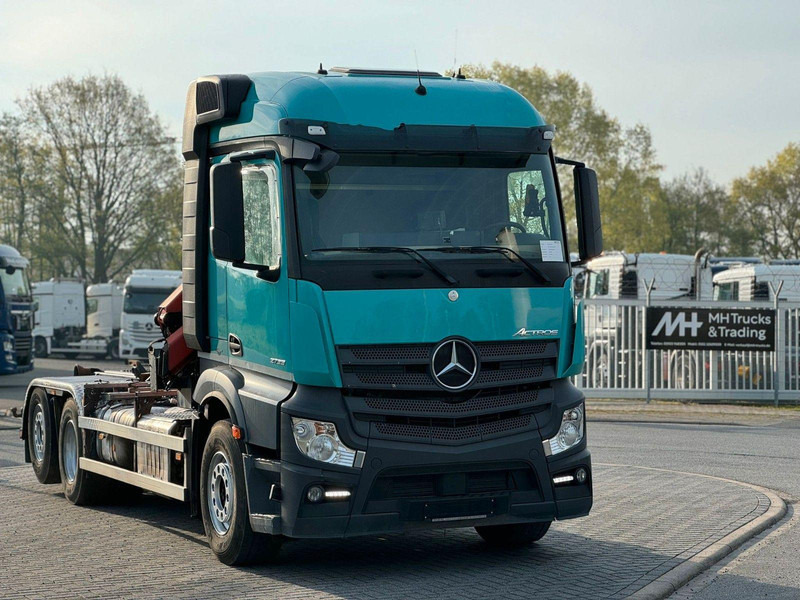 Mercedes-Benz Actros 2540 6x2 Abrollkipper Kran PK 11001 - شاحنات مسطحة, شاحنة كرين: صورة 1 Mercedes-Benz Actros 2540 6x2 Abrollkipper Kran PK 11001 - شاحنات مسطحة, شاحنة كرين: صورة 1