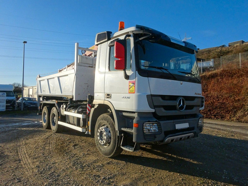 Mercedes-Benz Actros 3336 6x4 Three sided Tipper + Crane FASSI F155A.0.22 - شاحنة قلاب, شاحنة كرين: صورة 2 Mercedes-Benz Actros 3336 6x4 Three sided Tipper + Crane FASSI F155A.0.22 - شاحنة قلاب, شاحنة كرين: صورة 2