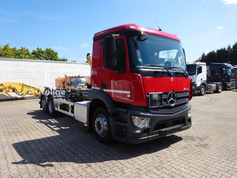 Mercedes-Benz Antos 2532 - Hook lift truck - شاحنة ذات خطاف: صورة 2 Mercedes-Benz Antos 2532 - Hook lift truck - شاحنة ذات خطاف: صورة 2