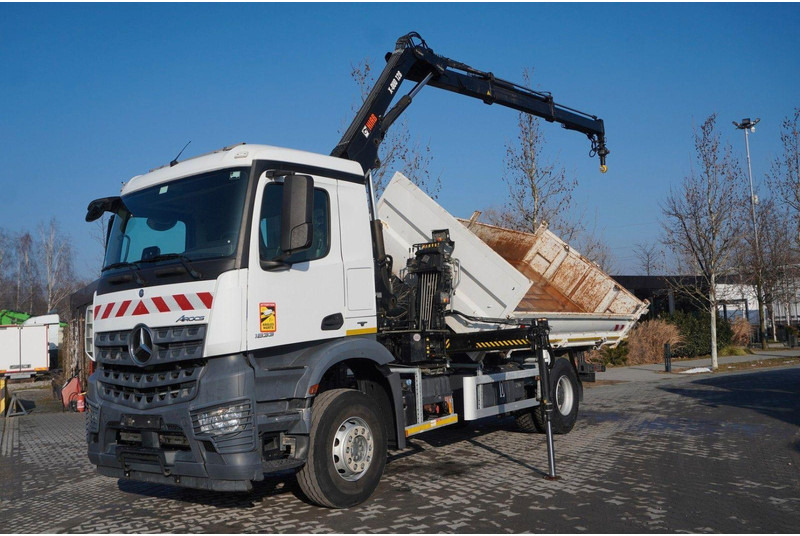 Mercedes-Benz Arocs 1833 3-Way Tipper Crane HIAB X-DUO 128 B - شاحنة قلاب, شاحنة كرين: صورة 1 Mercedes-Benz Arocs 1833 3-Way Tipper Crane HIAB X-DUO 128 B - شاحنة قلاب, شاحنة كرين: صورة 1