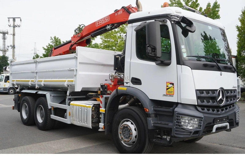 Mercedes-Benz Arocs 2636 - 3 way tipper + crane 6x4 - شاحنة قلاب, شاحنة كرين: صورة 2 Mercedes-Benz Arocs 2636 - 3 way tipper + crane 6x4 - شاحنة قلاب, شاحنة كرين: صورة 2