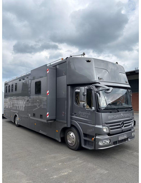 Mercedes-Benz Atego 1529 - Horse transporter - شاحنة نقل خيل: صورة 2 Mercedes-Benz Atego 1529 - Horse transporter - شاحنة نقل خيل: صورة 2