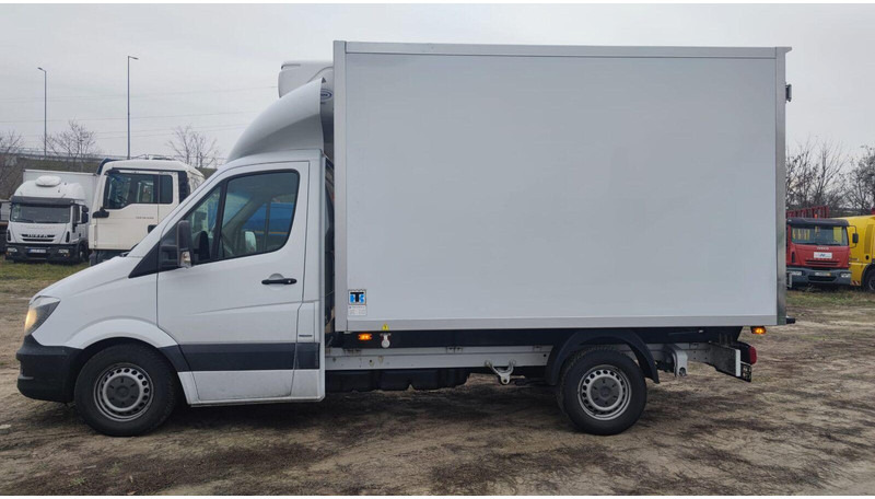 Mercedes-Benz Sprinter 316 cdi - Carrier Xarios 500 frigo - 3,5t - 220V - شاحنة مُبرّدة للتوصيل: صورة 4 Mercedes-Benz Sprinter 316 cdi - Carrier Xarios 500 frigo - 3,5t - 220V - شاحنة مُبرّدة للتوصيل: صورة 4