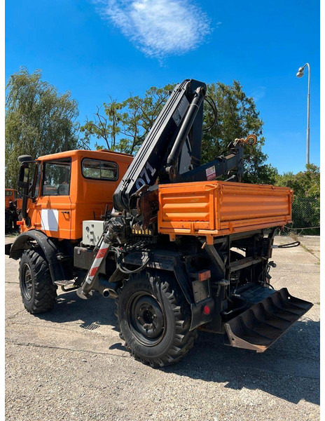 Mercedes-Benz UNIMOG U-900 - آلة حراثة الحدائق: صورة 4 Mercedes-Benz UNIMOG U-900 - آلة حراثة الحدائق: صورة 4