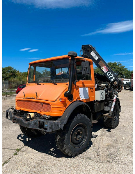 Mercedes-Benz UNIMOG U-900 - آلة حراثة الحدائق: صورة 2 Mercedes-Benz UNIMOG U-900 - آلة حراثة الحدائق: صورة 2