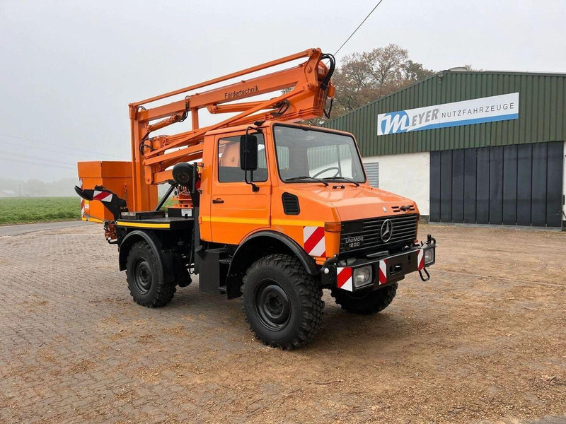 Mercedes-Benz Unimog 1200 4x4 - Lifting basket - شاحنة, شاحنة كرين: صورة 2 Mercedes-Benz Unimog 1200 4x4 - Lifting basket - شاحنة, شاحنة كرين: صورة 2